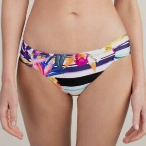 Trina Turk white treasure cove  hipster bikini bottoms size 8 nwt